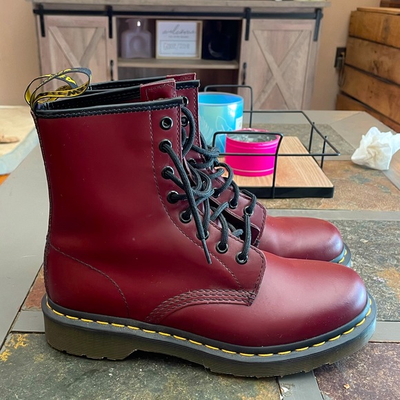 1460 Smooth Leather Lace Up Boots - Picture 1 of 7